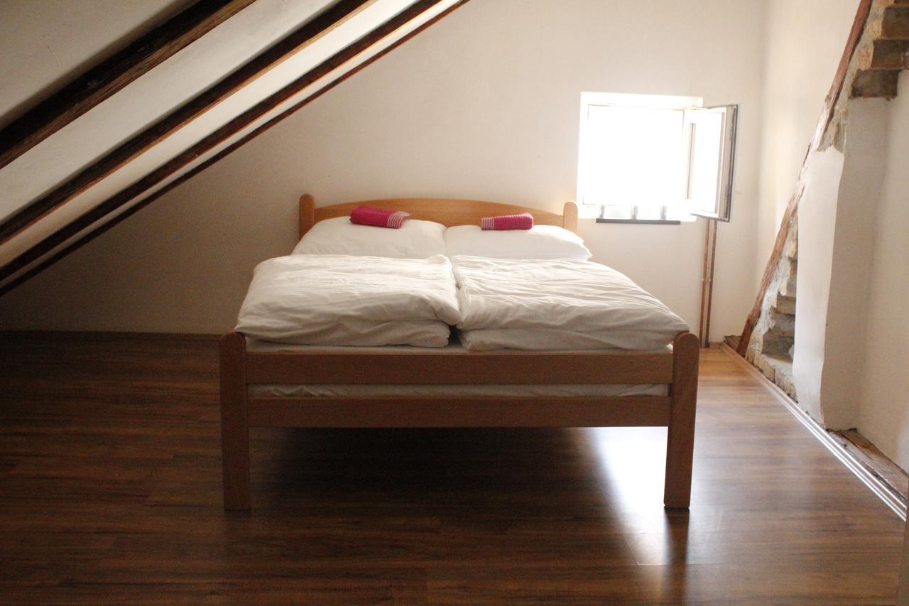 Hostel Nomad Novi Sad Exteriör bild