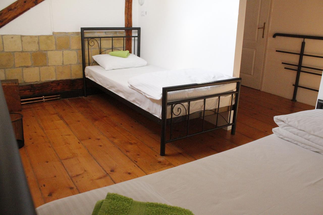 Hostel Nomad Novi Sad Exteriör bild
